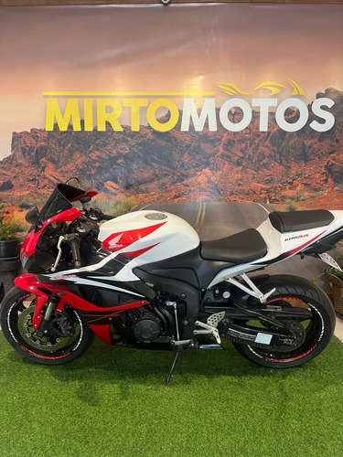Vendo Honda Cbr 600rr - Ano 2008 - R$ 37.000