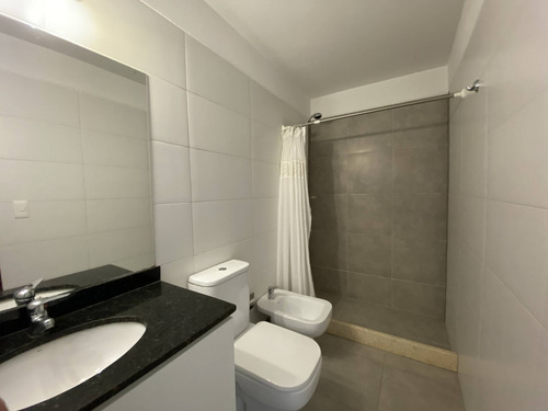 Imagen 12 de 14 de Alquiler Apartamento Con 2 Dormitorios En Pocitos Penthouse Con Parrillero