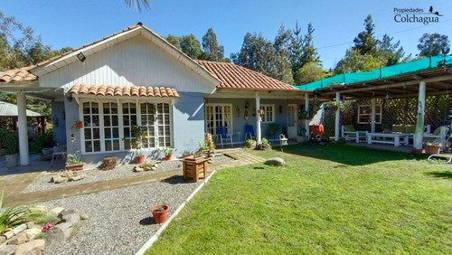 Vendo Casa Con Medialuna Y Cabaña, Santa Cruz.