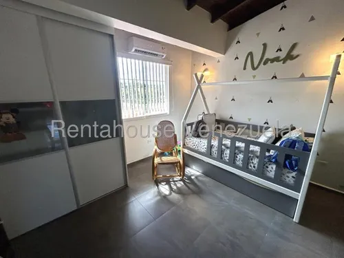 Casas En Venta Mls #25-13693