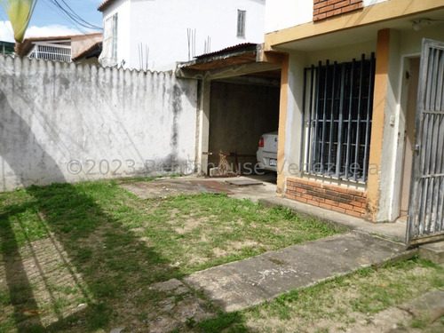 Ciudad Jardín Casa 2 Niveles En  Venta En Cagua Puo 24-1194 