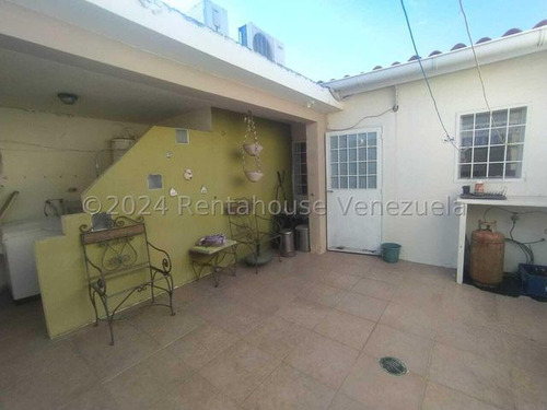 Milagros Inmuebles Casa Venta Cabudare Lara Av Intercomunal Barquisimeto Acarigua Roca Terra Economica Residencial Economico Código Inmobiliaria Rent-a-house 25-5649
