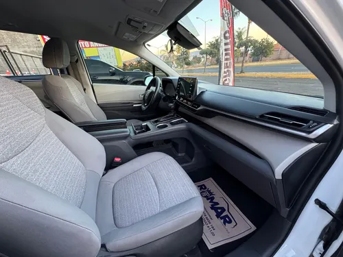 Toyota Sienna 3.5 Le At