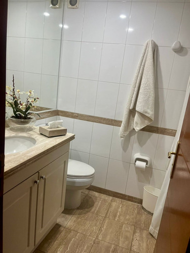 Departamento En Venta De 3 Dorm. En Lo Barnechea