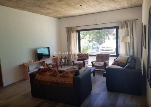 Hermosa Casa En Venta De 3 Dormitorios En Montoya, Punta Del Este.