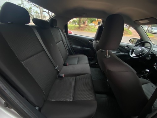 Imagen 7 de 18 de Toyota Etios X 1.5 2019