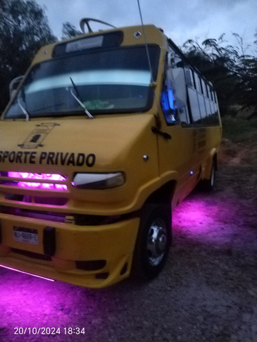 Microbús Prisma En Execelentes Condiciones Para 27 Pasajeros