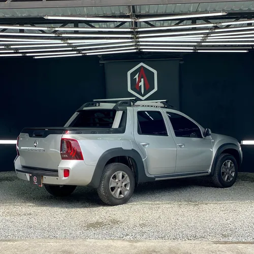 Renault Duster Oroch 2.0 Intens