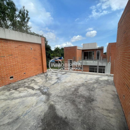 Inmobipiña Vende Townhouse Obra Gris En Campo B, Conj Resd Campo Alto, Puerto Ordaz, Estado Bolivar, Dp