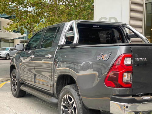 Imagen 13 de 25 de Toyota Hilux 2.8 Cd Srx 177cv 4x4 At 2021 500km