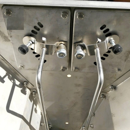 Imagen 3 de 5 de Comedero Para Lechones De Acero Inoxidable 10 Bocas
