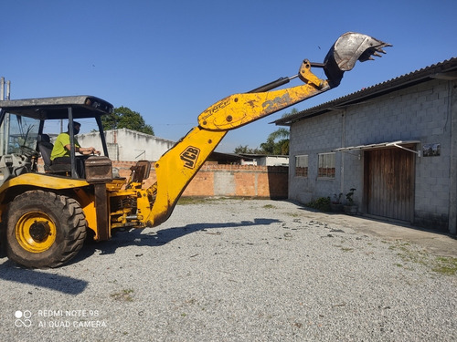 Imagem 4 de 8 de Jcb