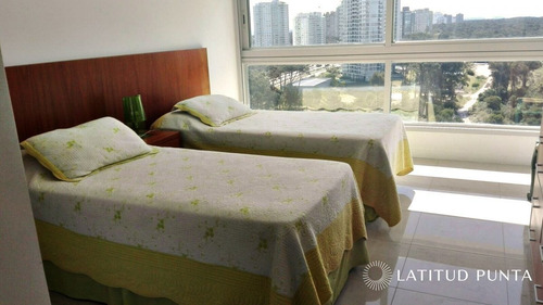 Imagen 16 de 20 de Oportunidad En Le Parc, Piso Alto, 2 Suites Más Dependencia