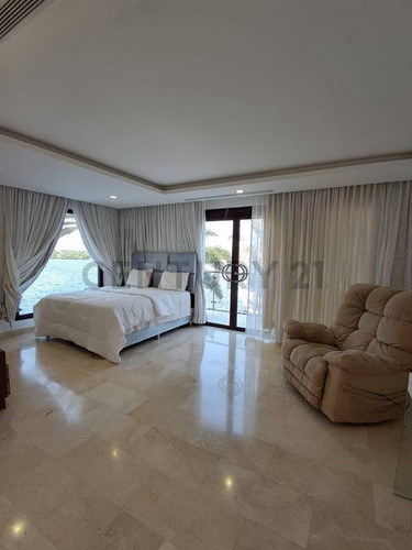 Villa En Alquiler