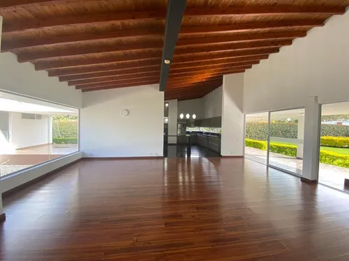 Finca En Venta Ubicada En Rionegro Sector Llanogrande (24851).