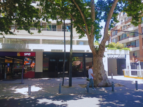Local Comercial Amplio Con Terraza En Providencia, Placa Com