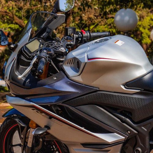 Imagem 5 de 10 de Moto Yamaha Yzf R3 Prata Ano 2021 Com Baixo Km
