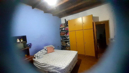 Casa En Venta - 2 Dormitorios 1 Baño - Cochera - 200mts2 - San Nicolás De Los Arroyos