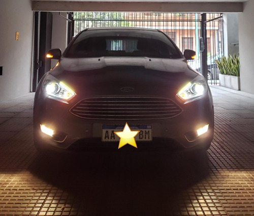 Ford Focus Titanium At 5p 2016 Gris Oscuro, Excelente Estado