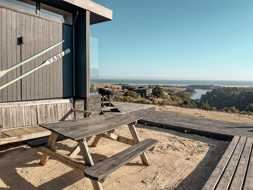 Casa En Venta En Pichilemu, Con Gran Vista Al Mar
