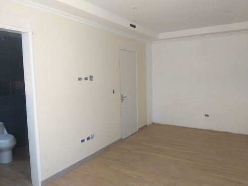 Imagen 6 de 12 de Townhouse En Margarita, Urb Costa Azul. Amplio, Cómodo
