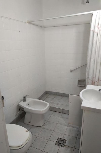 Imagen 12 de 16 de Venta Casa/ph 2 Dormitorios Y Cochera En 16 E/ 39 Y 40- La Plata