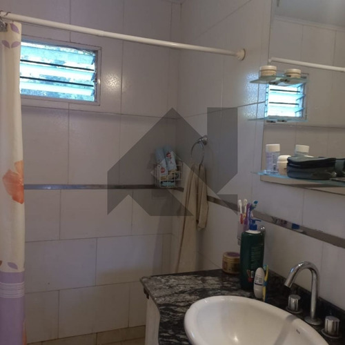 Venta De Casa En Barrio Los Ceibos Colon E.r
