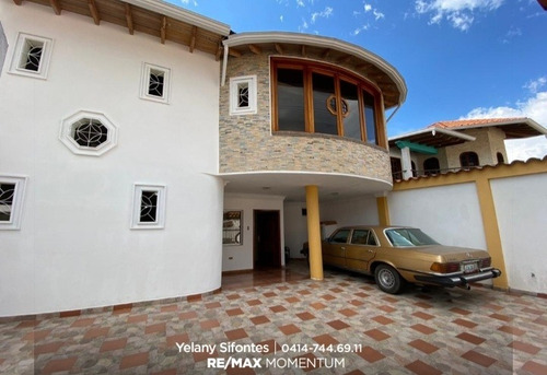 Imagen 6 de 10 de Casa Con Piscina En Pueblo Nuevo