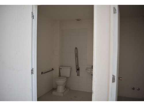 Arriendo Bodega 425,3 M2 + 69,24 M2 De Altillo, Av. La Monta