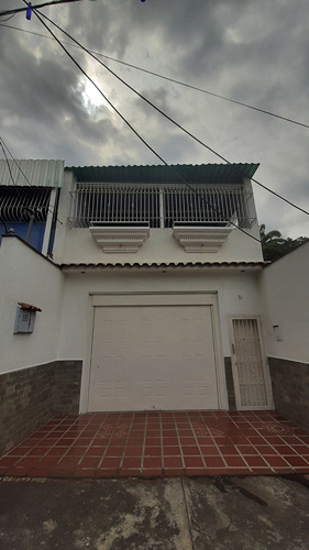 Casa En Sector Arias Blanco El Limón Aragua