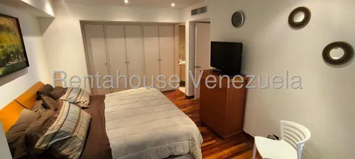En Venta Hermoso Apartamento En Campo Alegre. Mls 25-13510. Mjs.