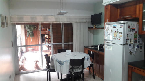 Imagen 7 de 14 de Casa De 5 Amb Con Local Y Dpto De 2 Amb. Nuevo Wp De Contacto 1137868438!