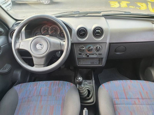 Imagem 8 de 10 de Chevrolet Celta 1.0 Mpfi Vhce Spirit 8v Flex 4p Manual