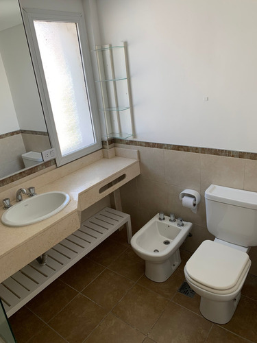 Imagen 8 de 12 de Venta Excelente Departamento Céntrico Mas Cochera