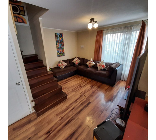 Imagen 2 de 27 de Hermosa Casa En Venta De 3 Hab. 2 Baños Y Medio, 3 Puestos D