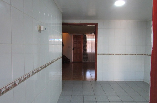 Se Vende Acogedora Casa, A Cuadras De La Municipalidad De Cu