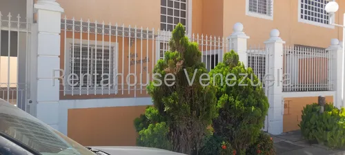 En Venta Casa - Urb. Vista Linda.