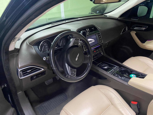 Jaguar F-pace 2017 2.0 Prestige 5p