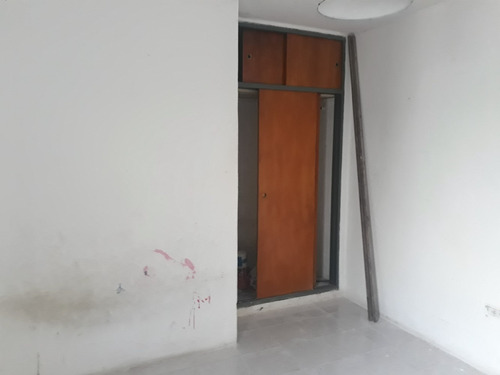 Imagen 3 de 7 de Venta Ph A Refaccionar / Dos Dormitorios / 124 Entre 64 Y 65