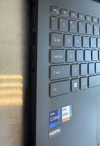 Laptop Msi Modern 15 H, Core I9, 32gb 1tb Ssd 15.6 Full Hd. Negro (Usado)
