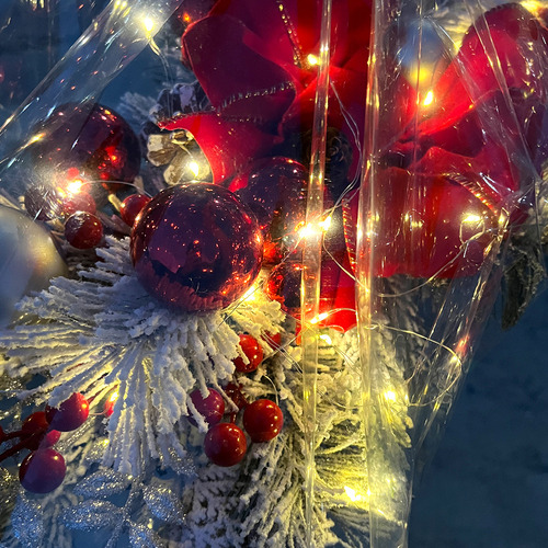 Guirnalda De Luces Navideñas Con Hojas Rojas Con Luces Led