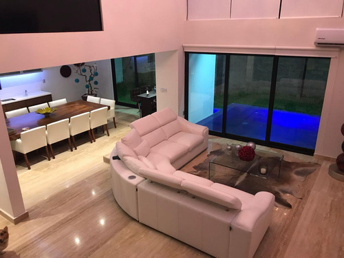 Punta Tiburon, Laguna 4 Casa En Venta 3 Recamaras, Alberca Y Cuarto De Servicio
