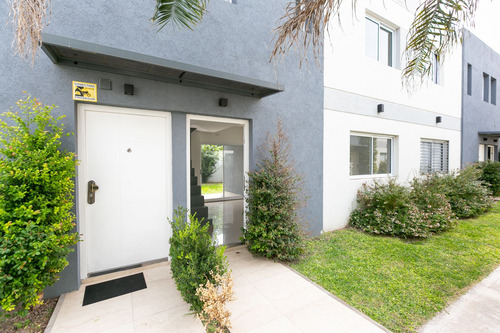 Venta Duplex Casa C/ Patio Cochera - Permuta