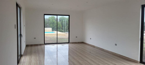 Casa Construida En Parcela, 4d 2b 2e Más Piscina En Venta