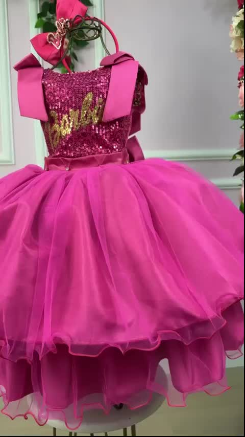 Vestido Barbie Luxo( nao acompanha laço)