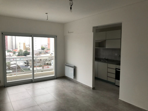 Imagen 4 de 14 de Hermoso Departamento En Venta De 3 Ambientes Con Cochera - Banfield
