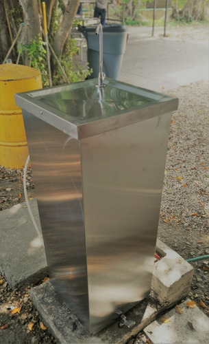 Dispensador Fuente De Agua Fria Filtrada Accionada Por Pedal