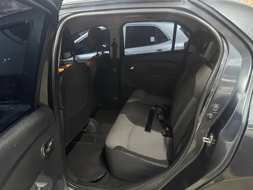 Renault Logan 1.6 Privilege / Intens