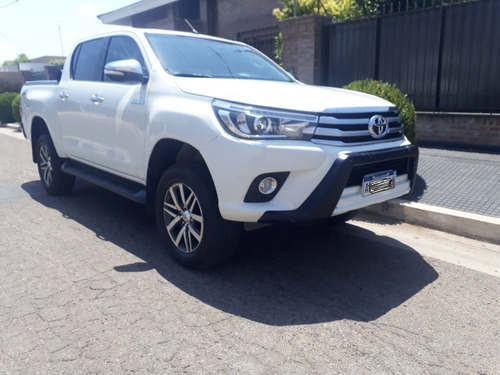 Imagen 3 de 12 de Toyota Hilux 2018 2.8 Cd Srx 177cv 4x4