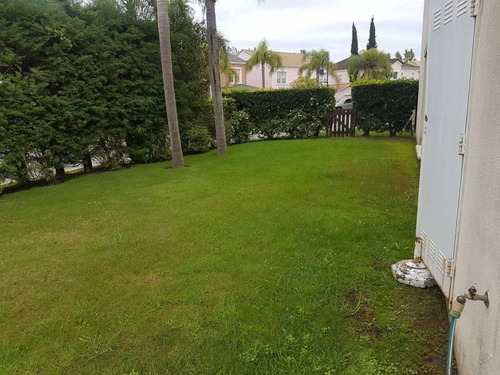 Casa En Alquiler En Barrio Barrancas Del Lago, Nordelta